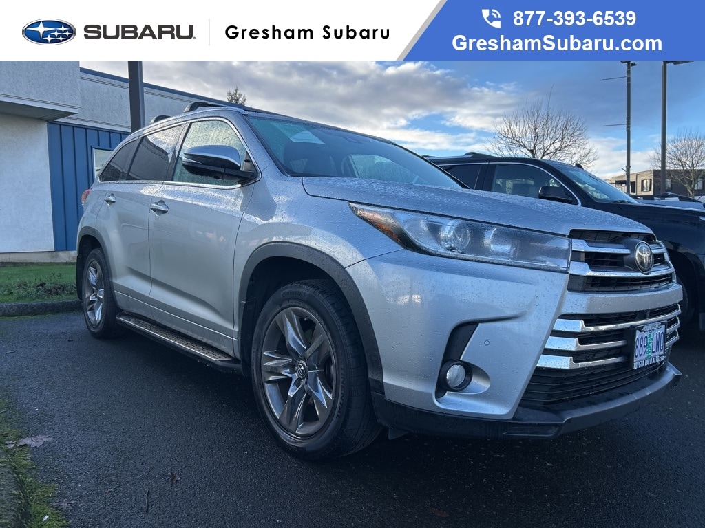 2018 Toyota Highlander Limited Platinum's photo