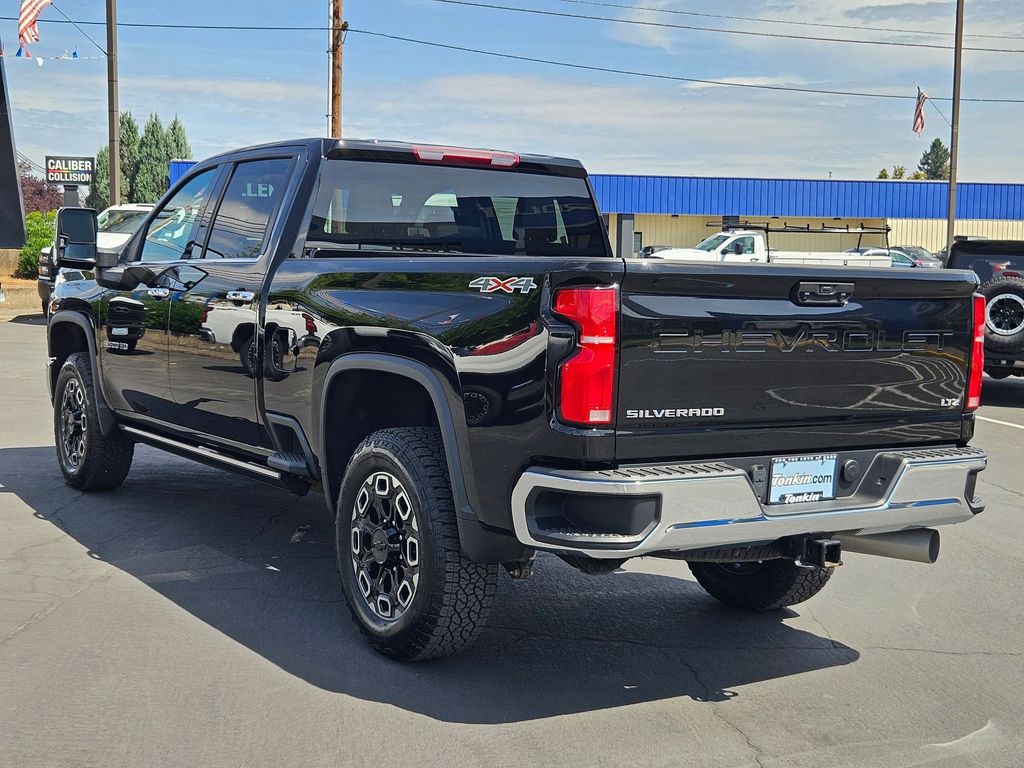 2024 Chevrolet Silverado 3500HD LTZ photo 4