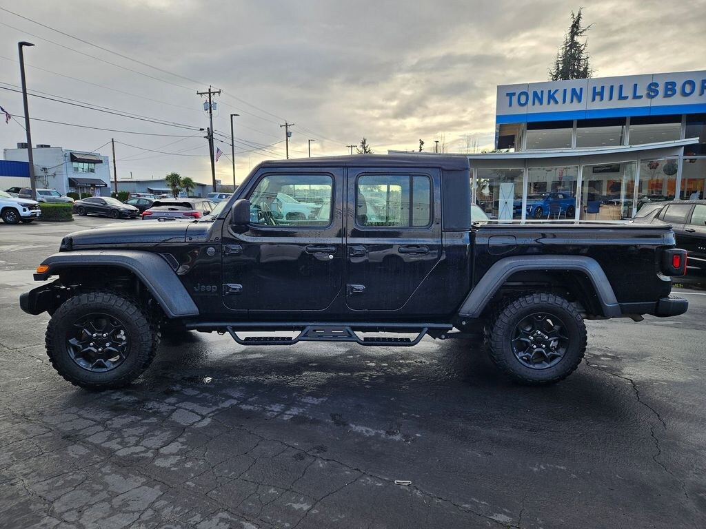 Used 2023 Jeep Gladiator Sport Truck Crew Cab
