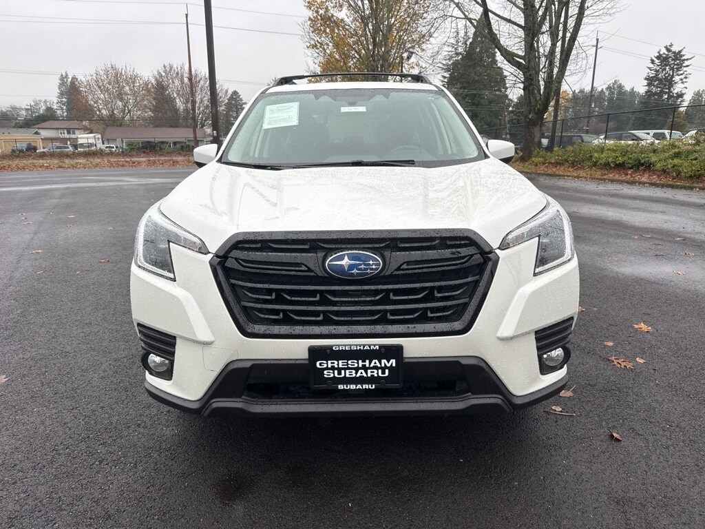 2022 Subaru Forester Premium photo 2