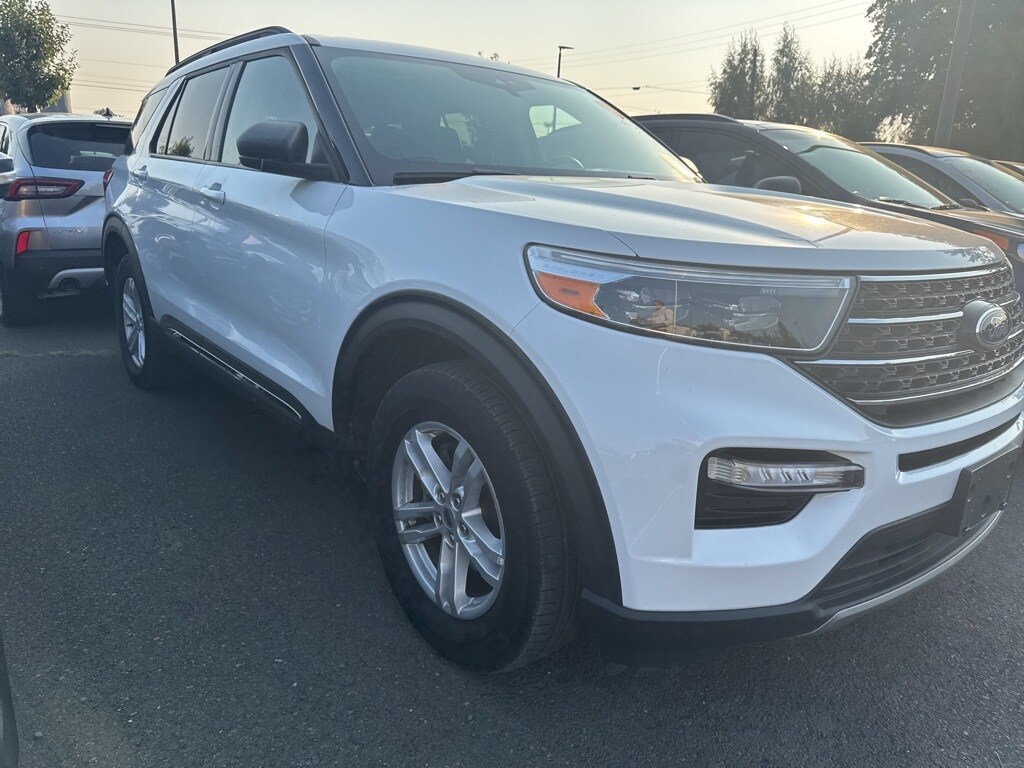 2024 Ford Explorer XLT photo 3