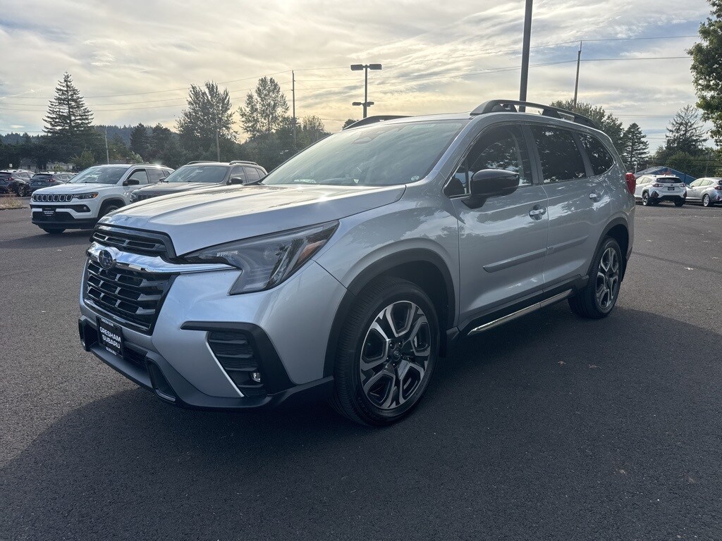 2025 Subaru Ascent Limited photo 3