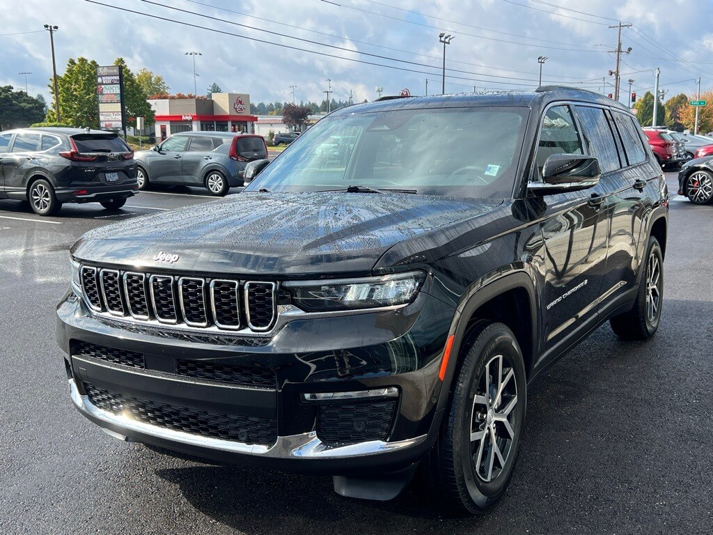 2024 Jeep Grand Cherokee Limited photo 3