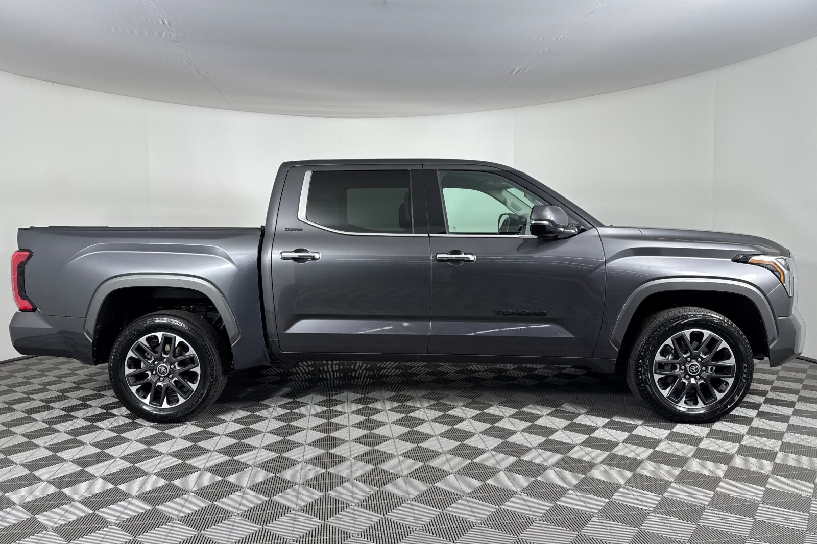 2022 Toyota Tundra Limited photo 3