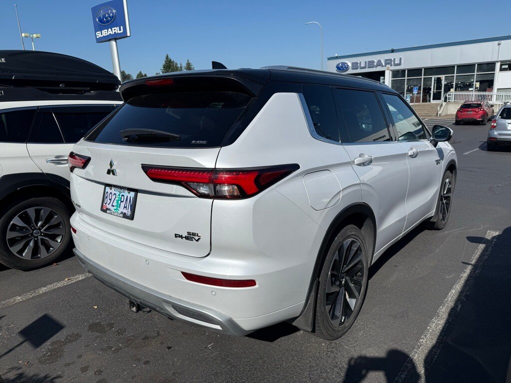 2023 Mitsubishi Outlander PHEV SEL photo 4