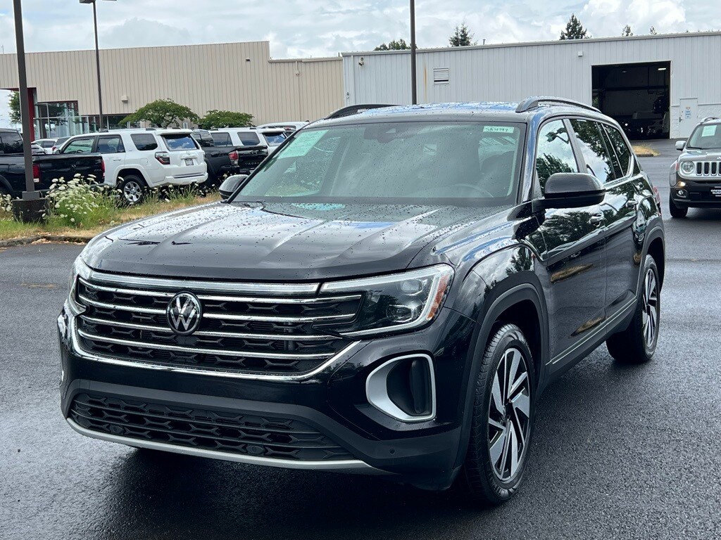 2024 Volkswagen Atlas SE Technology photo 2