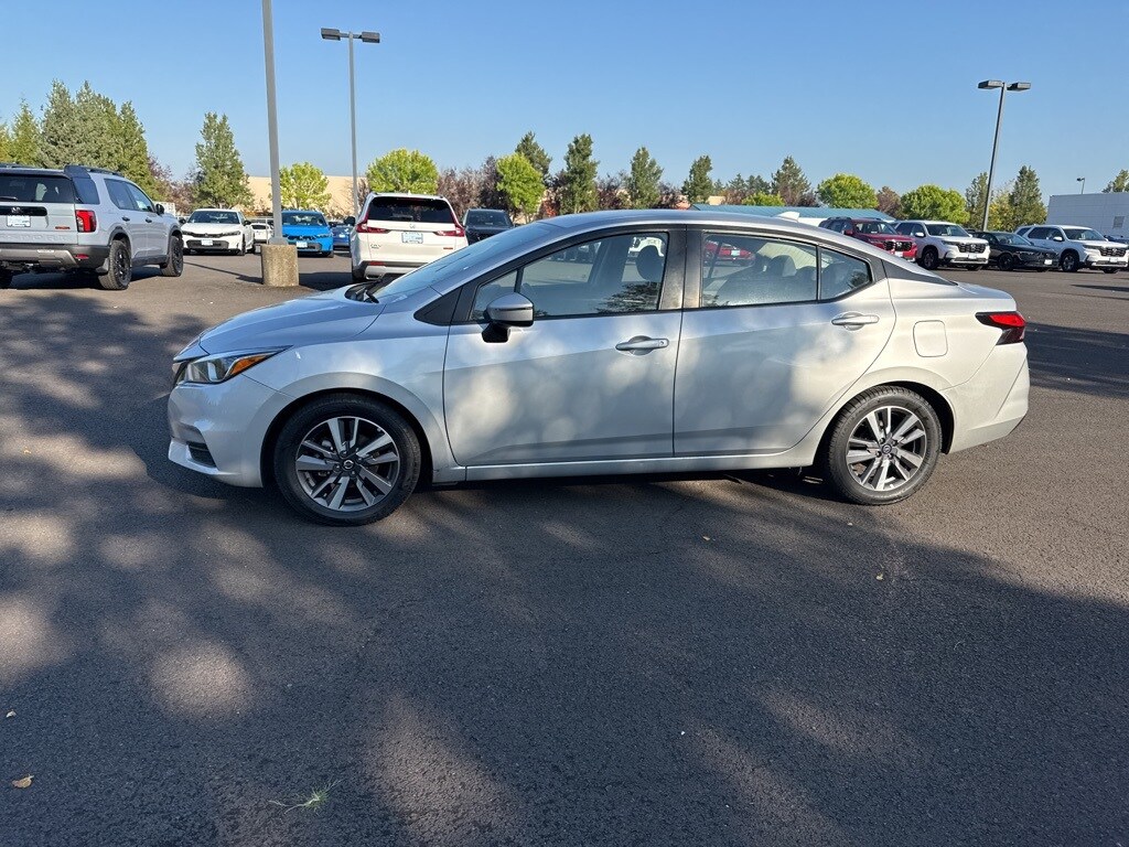 2020 Nissan Versa 1.6 SV photo 3
