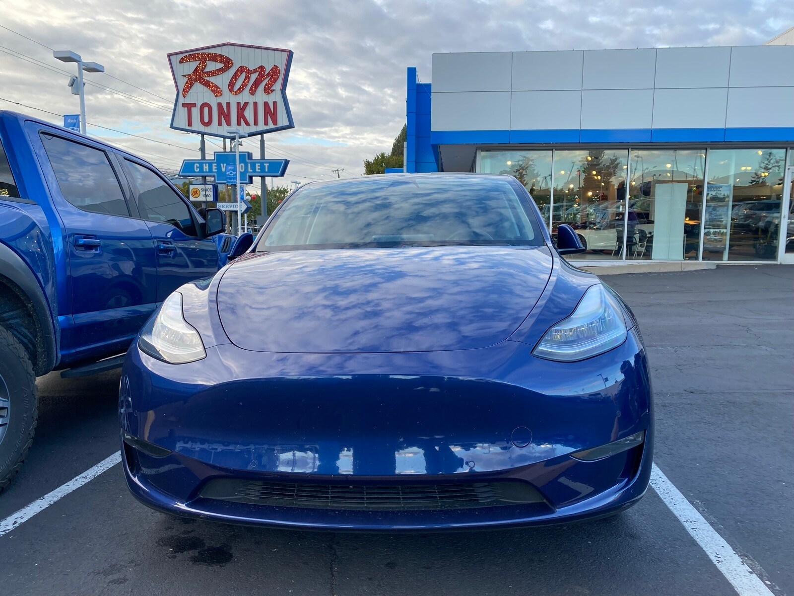 2020 Tesla Model Y Long Range photo 2