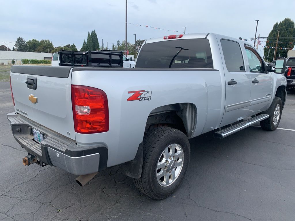 2013 Chevrolet Silverado 2500HD LT photo 3