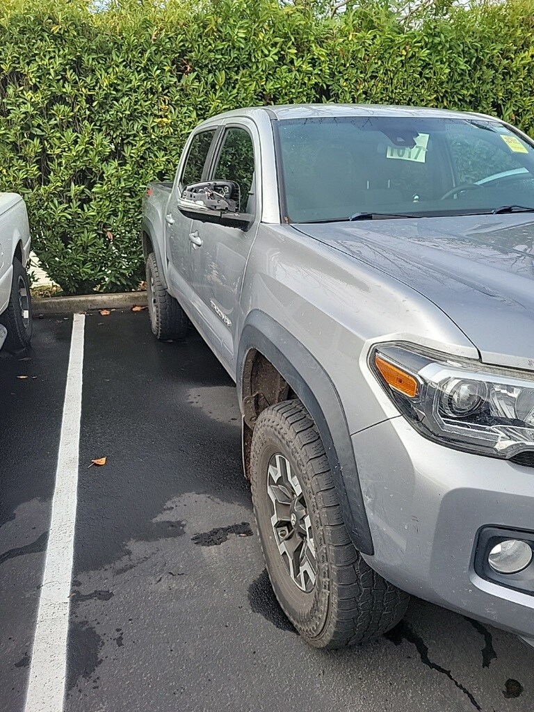 2020 Toyota Tacoma TRD photo 2
