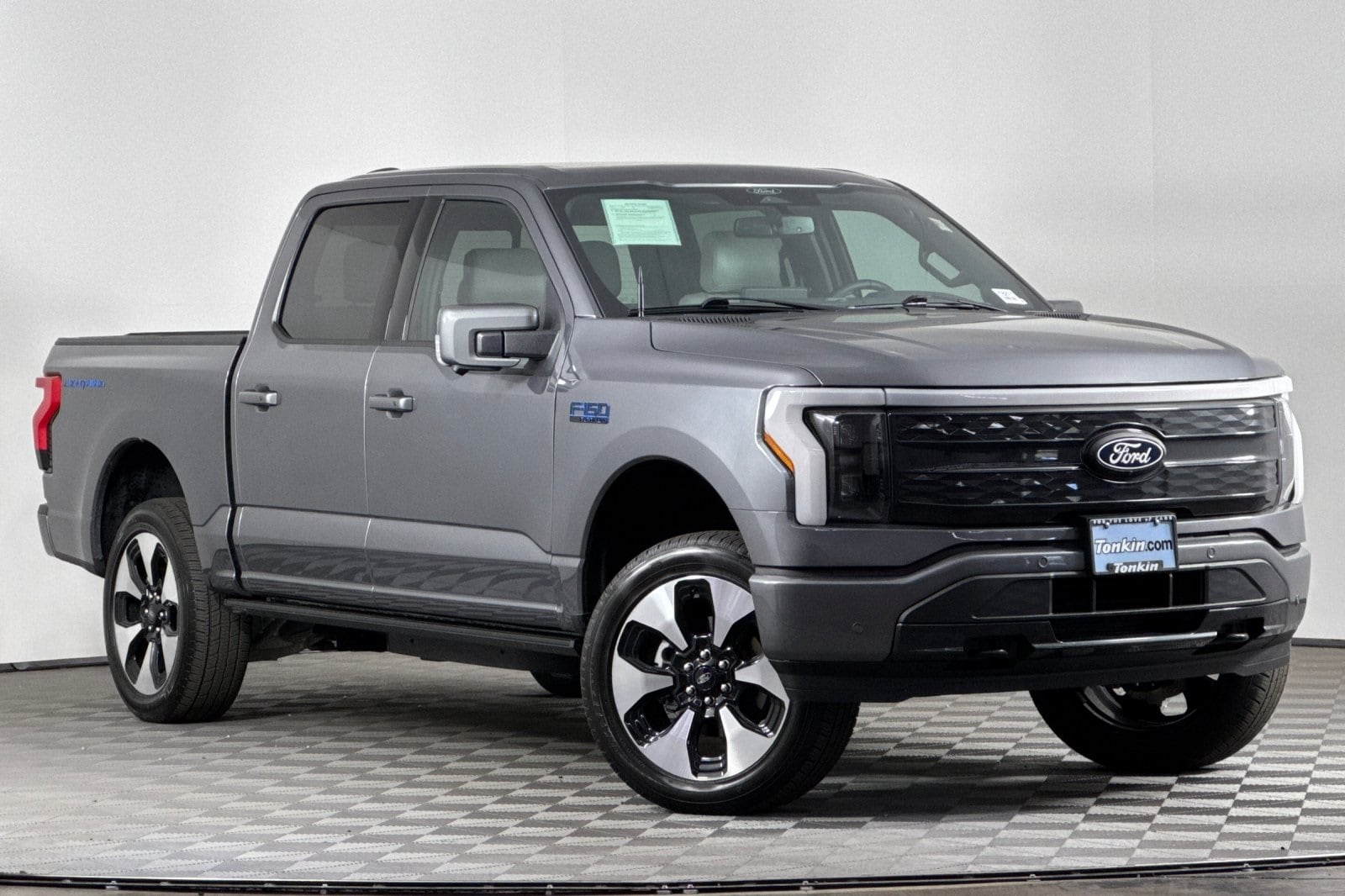 2024 Ford F-150 Lightning Platinum photo 2