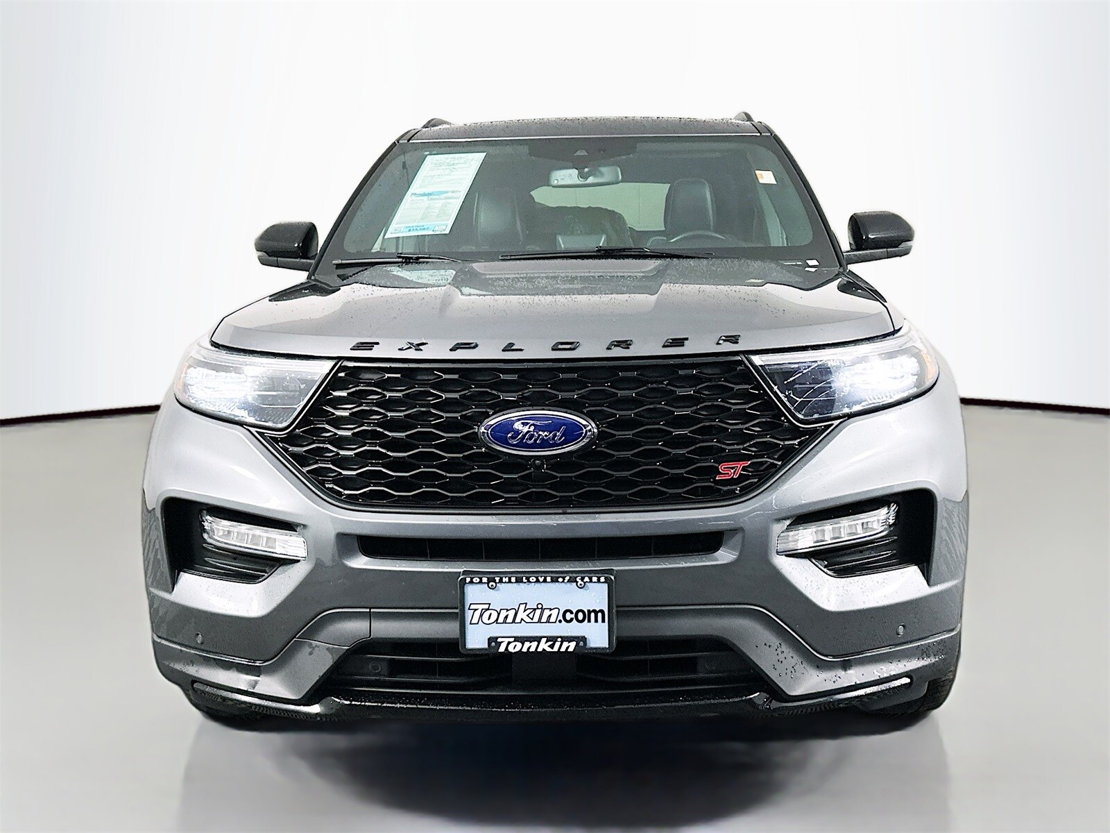 2023 Ford Explorer ST photo 2