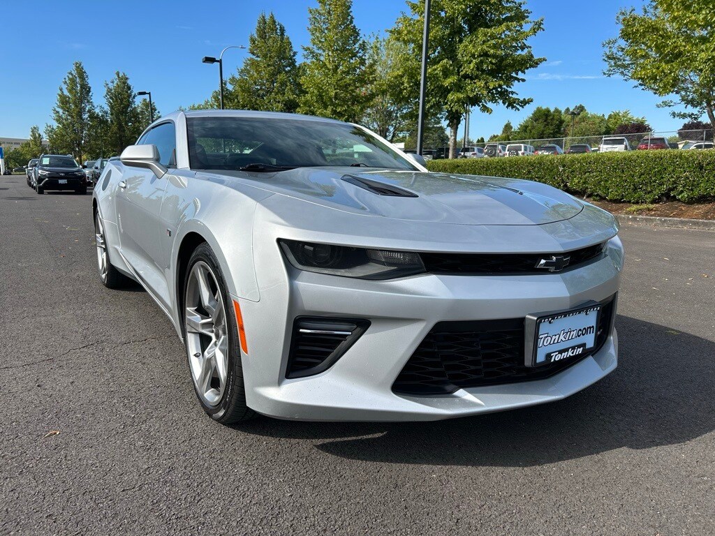 2018 Chevrolet Camaro SS photo 2