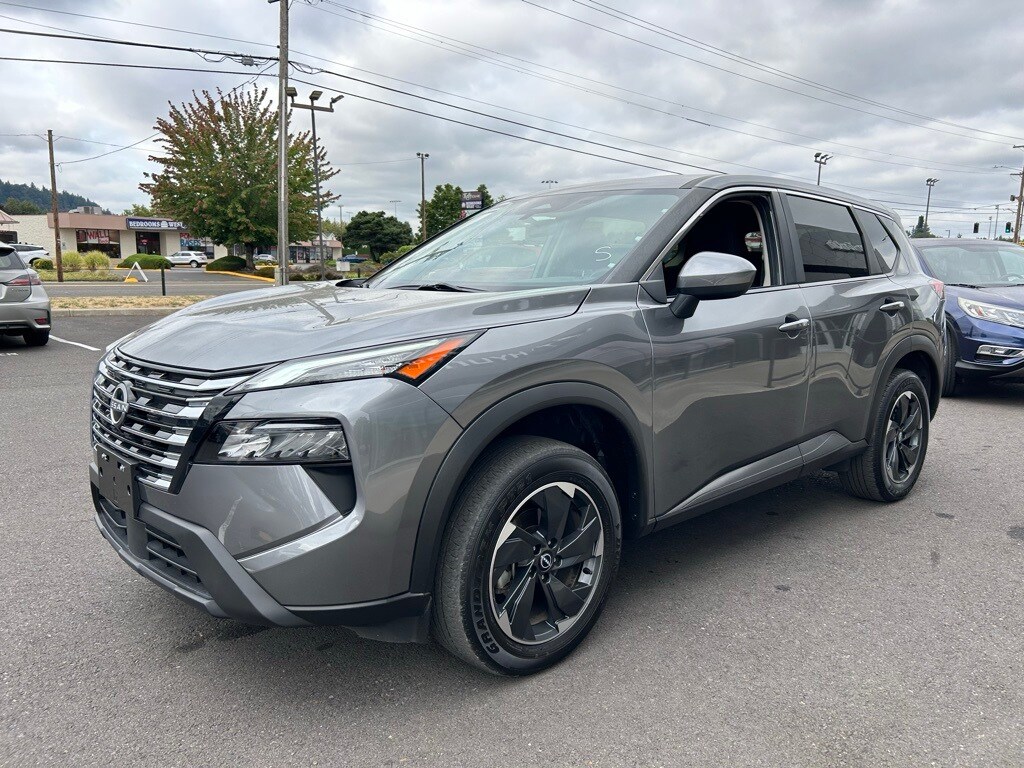 2024 Nissan Rogue SV photo 2
