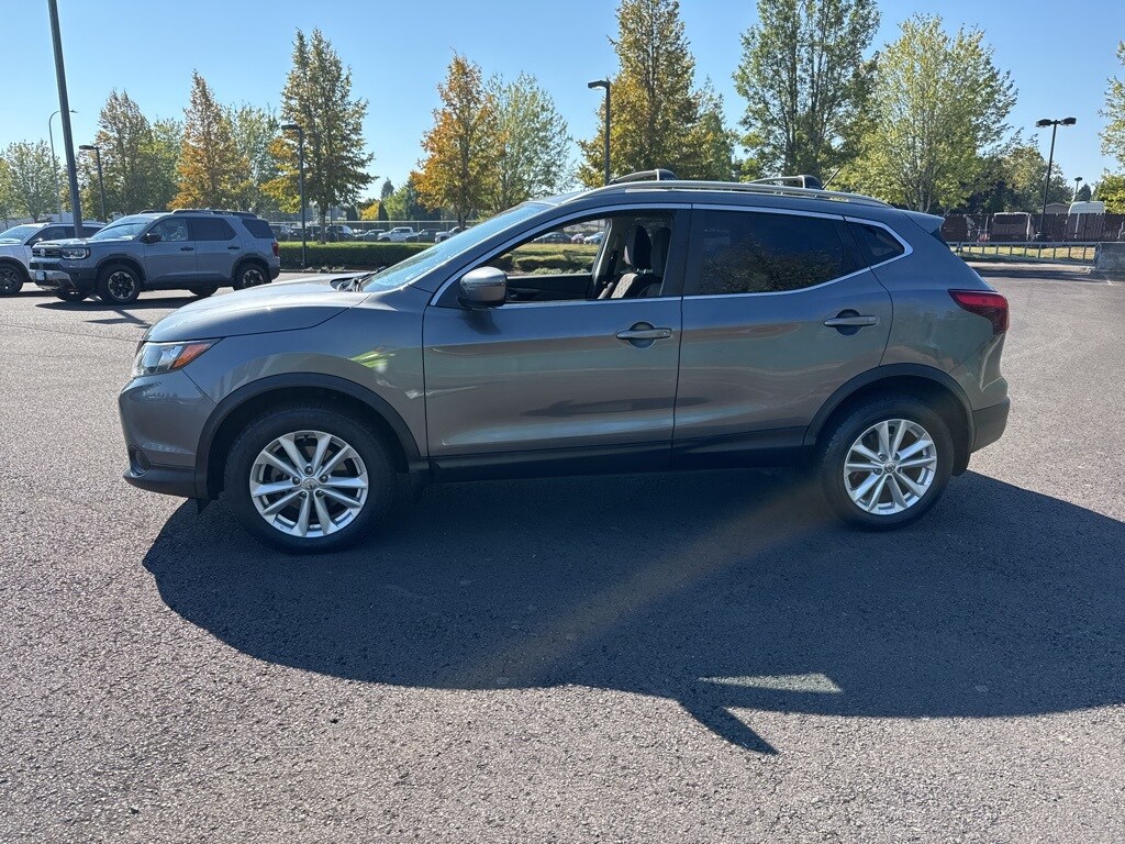 2018 Nissan Rogue Sport SV photo 3