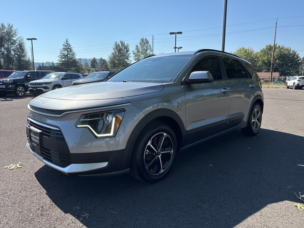 2023 Kia Niro EX photo 3
