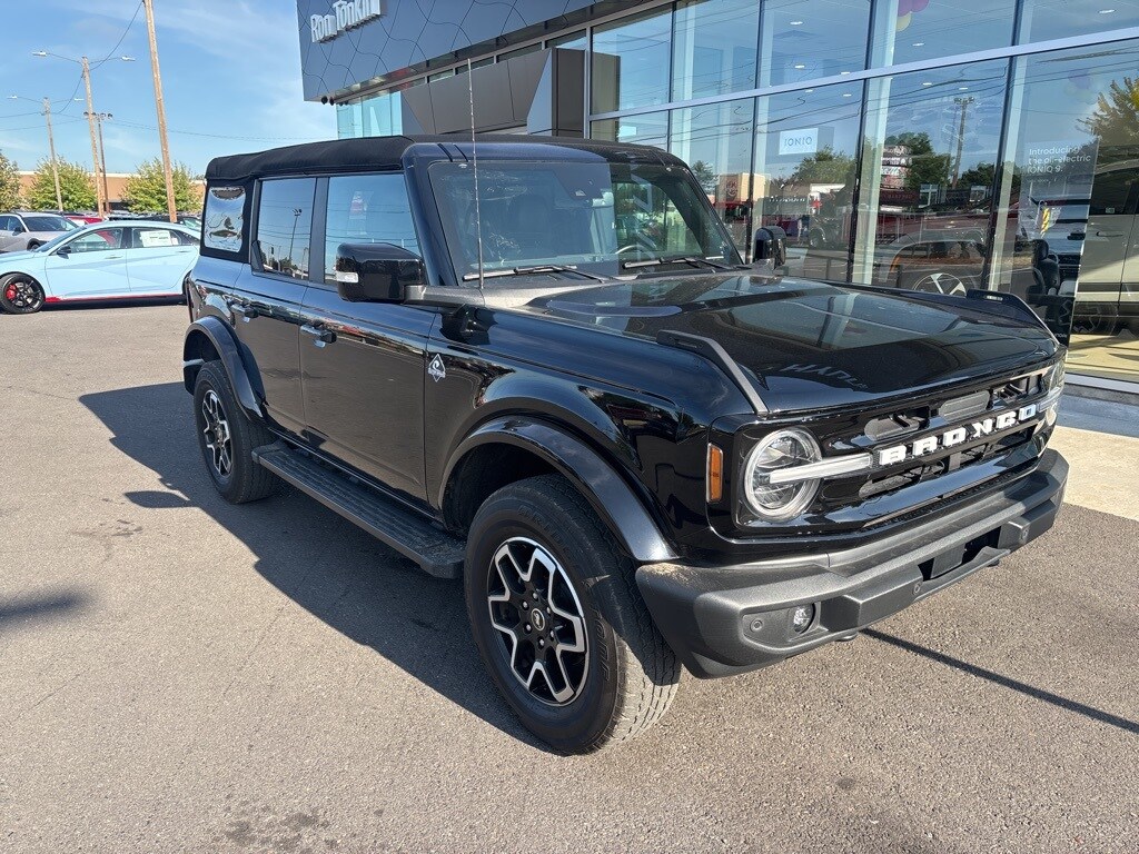 2024 Ford Bronco Outer Banks photo 4