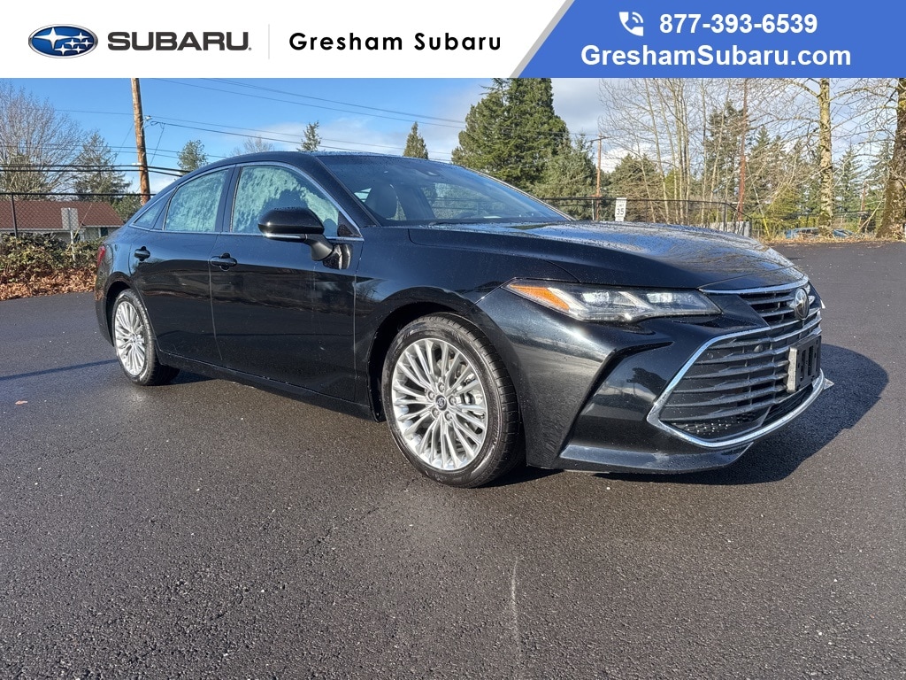 2019 Toyota Avalon Limited's photo