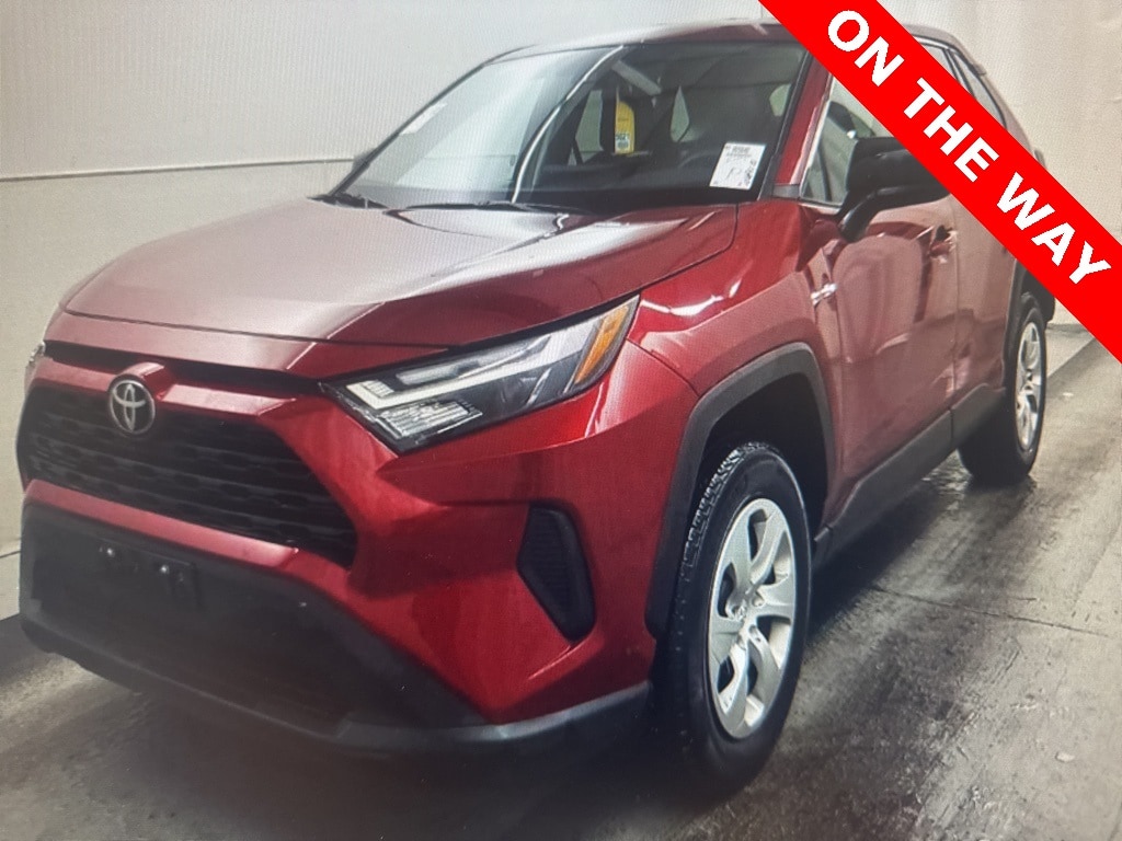 2024 Toyota RAV4 LE's photo