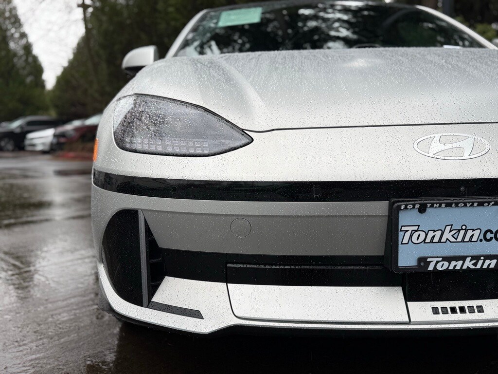 2023 Hyundai Ioniq 6 Limited photo 2