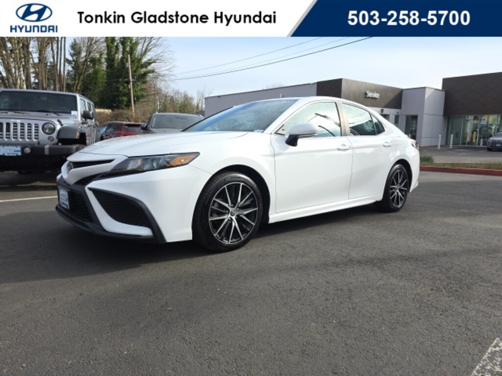 Used 2021 Toyota Camry SE Sedan