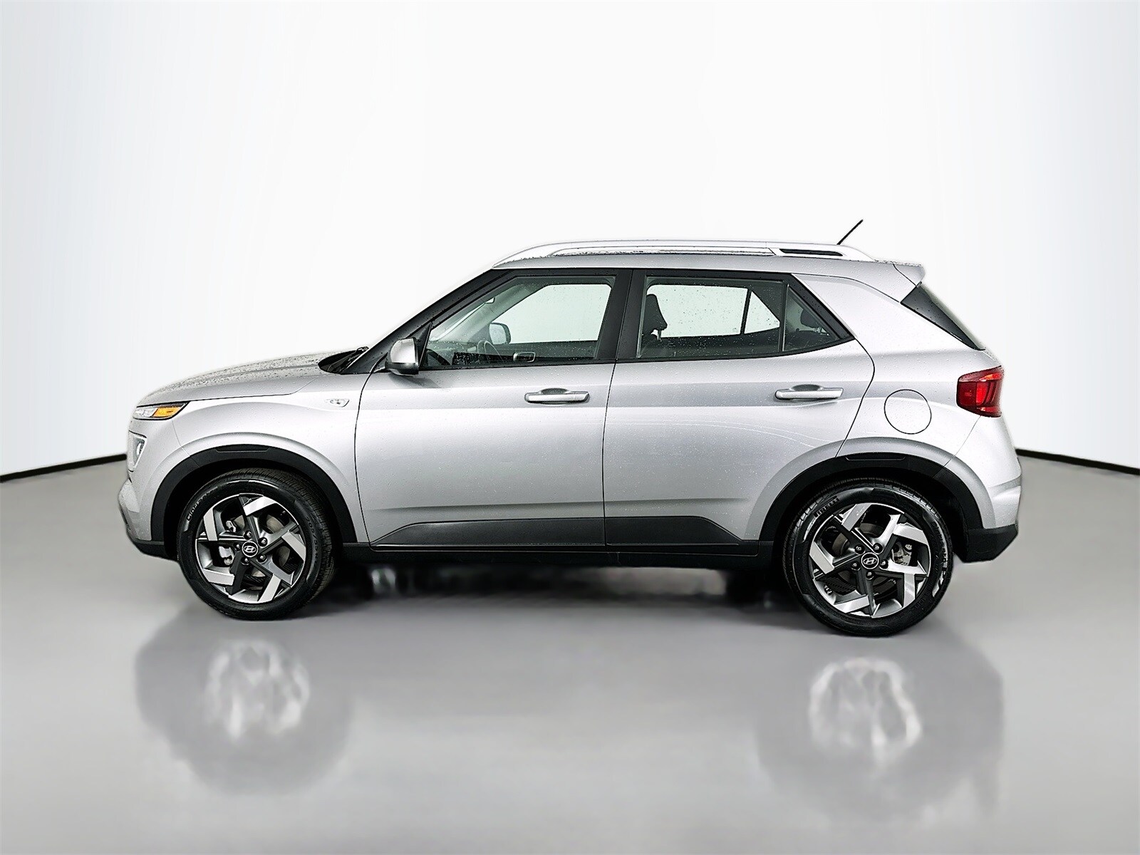 2023 Hyundai Venue SEL photo 4