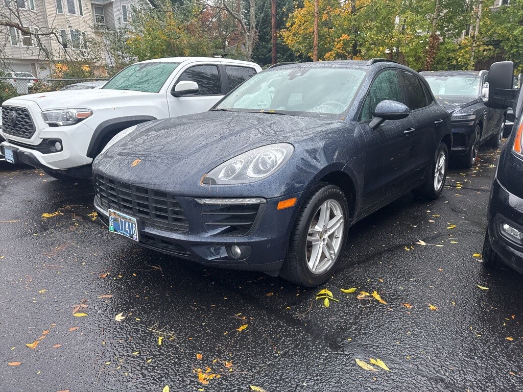2017 Porsche Macan Base photo 3