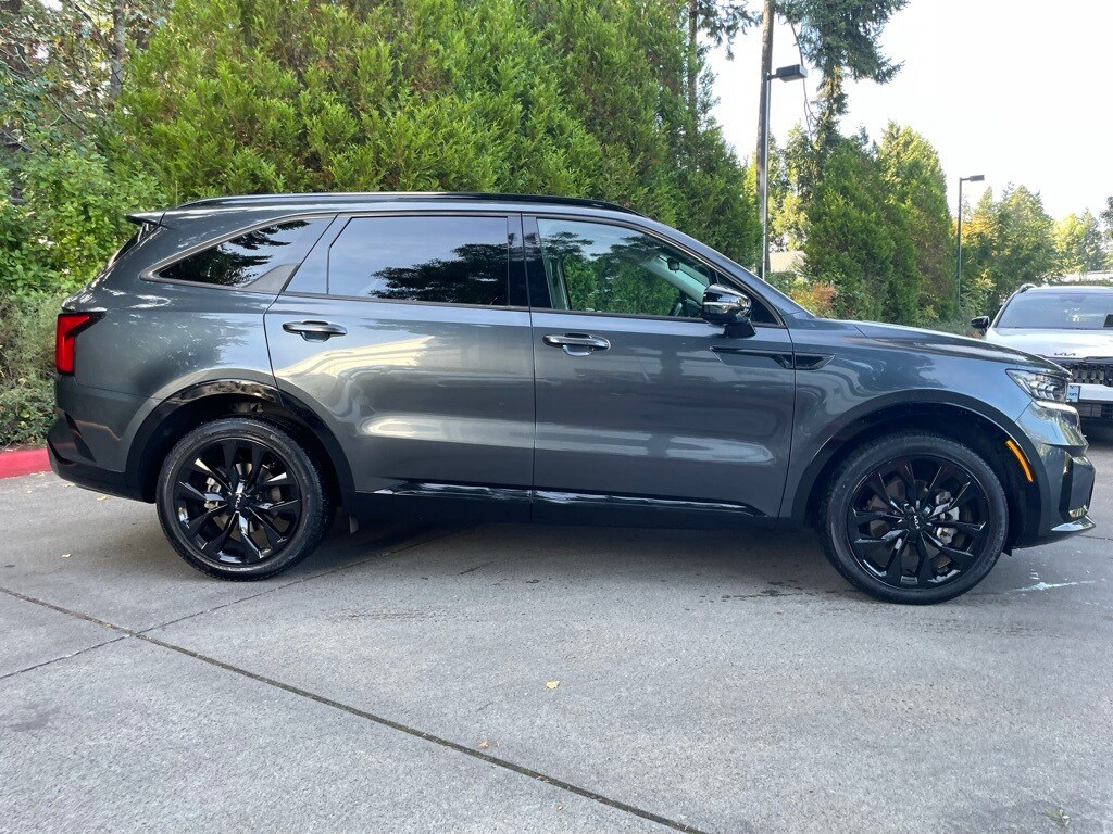 2022 Kia Sorento SX photo 2