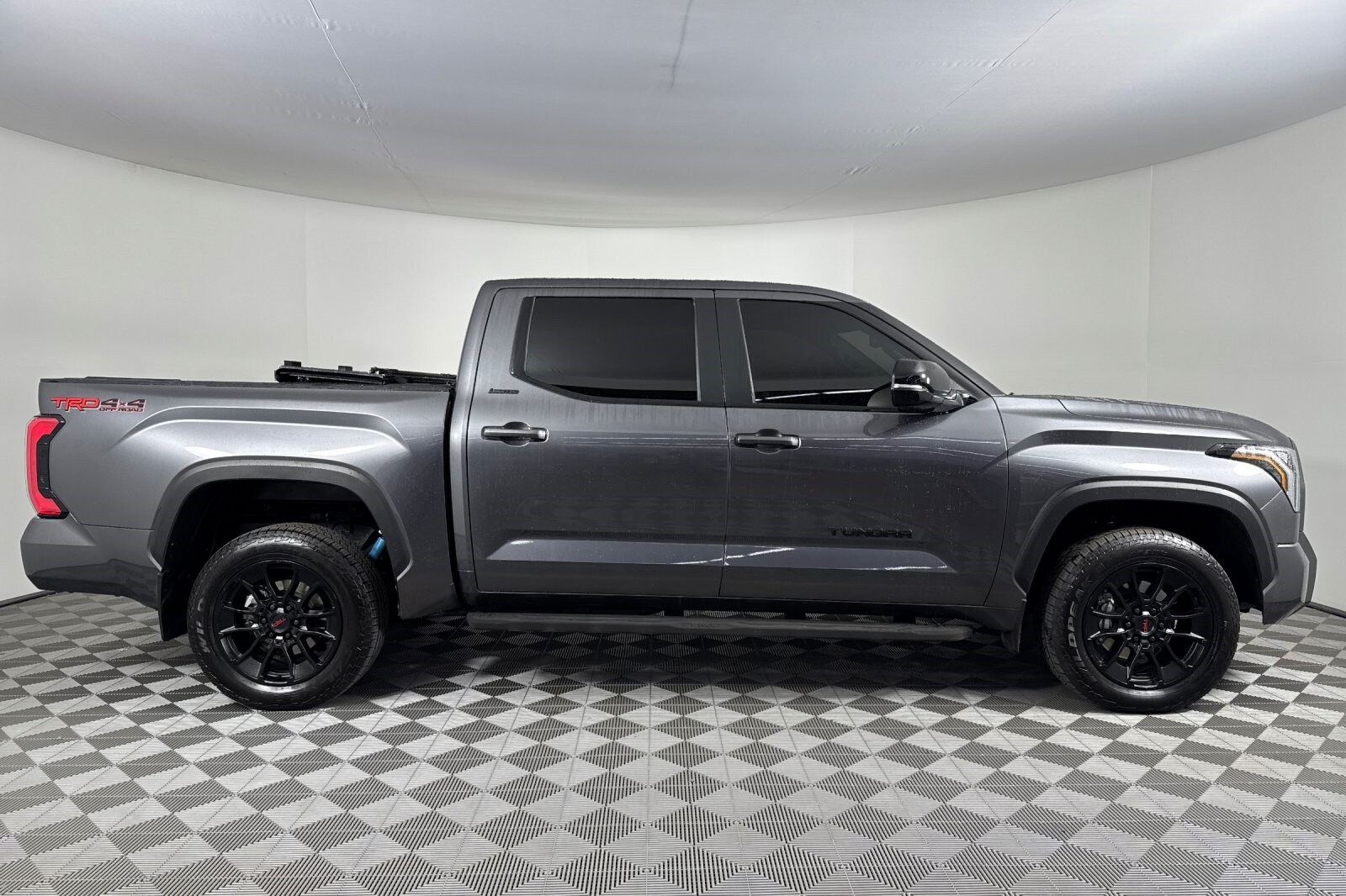 2025 Toyota Tundra Limited photo 3