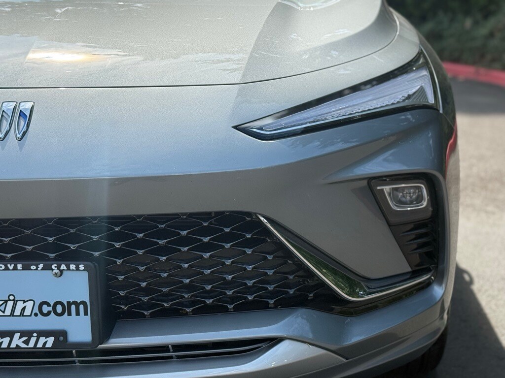 2024 Buick Envista Avenir photo 2