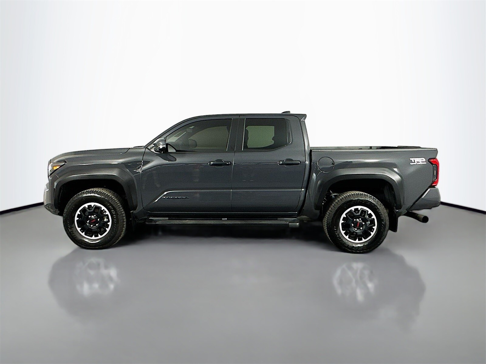 2024 Toyota Tacoma TRD Off-Road photo 4