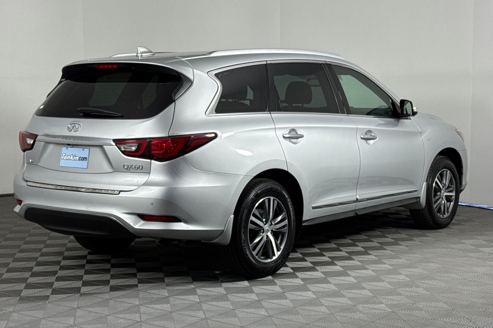 2020 Infiniti QX60 Luxe photo 2