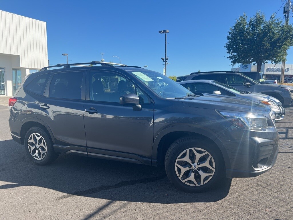 2019 Subaru Forester Premium photo 2