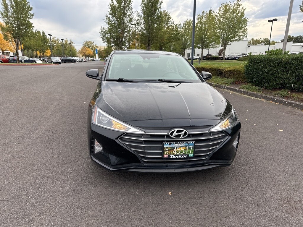 2020 Hyundai Elantra SEL photo 2