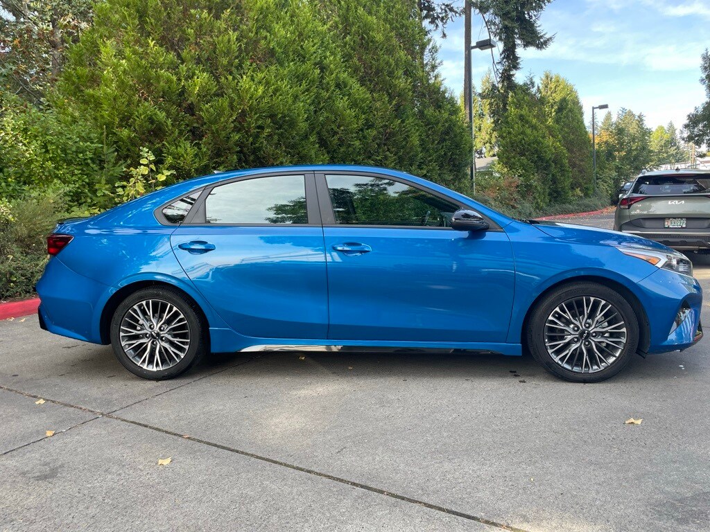 2022 Kia Forte GT-Line photo 3