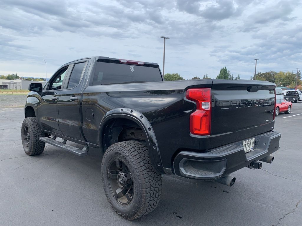 2019 Chevrolet Silverado 1500 Custom photo 2