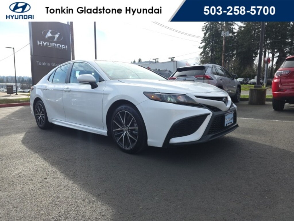 Used 2021 Toyota Camry SE Sedan