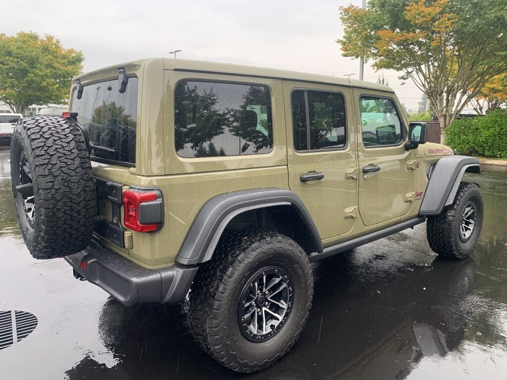 2025 Jeep Wrangler Rubicon photo 3