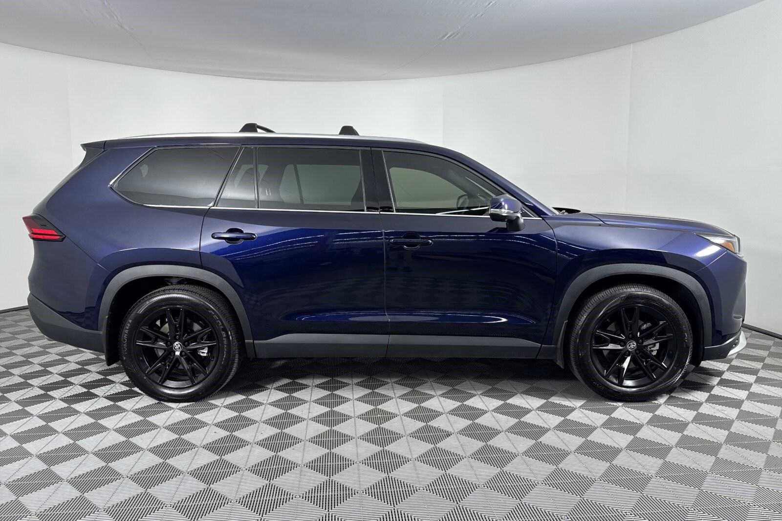 2025 Toyota Highlander Hybrid Limited photo 3