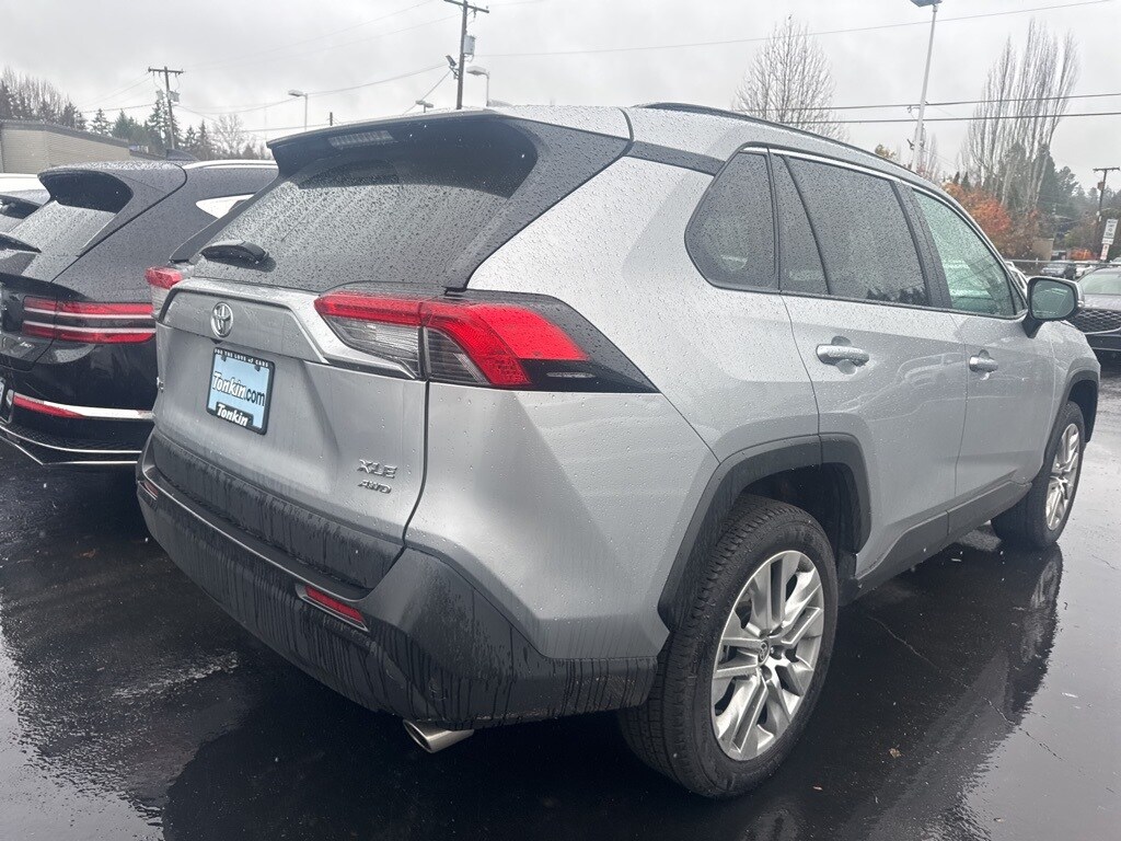 2024 Toyota RAV4 XLE Premium photo 2