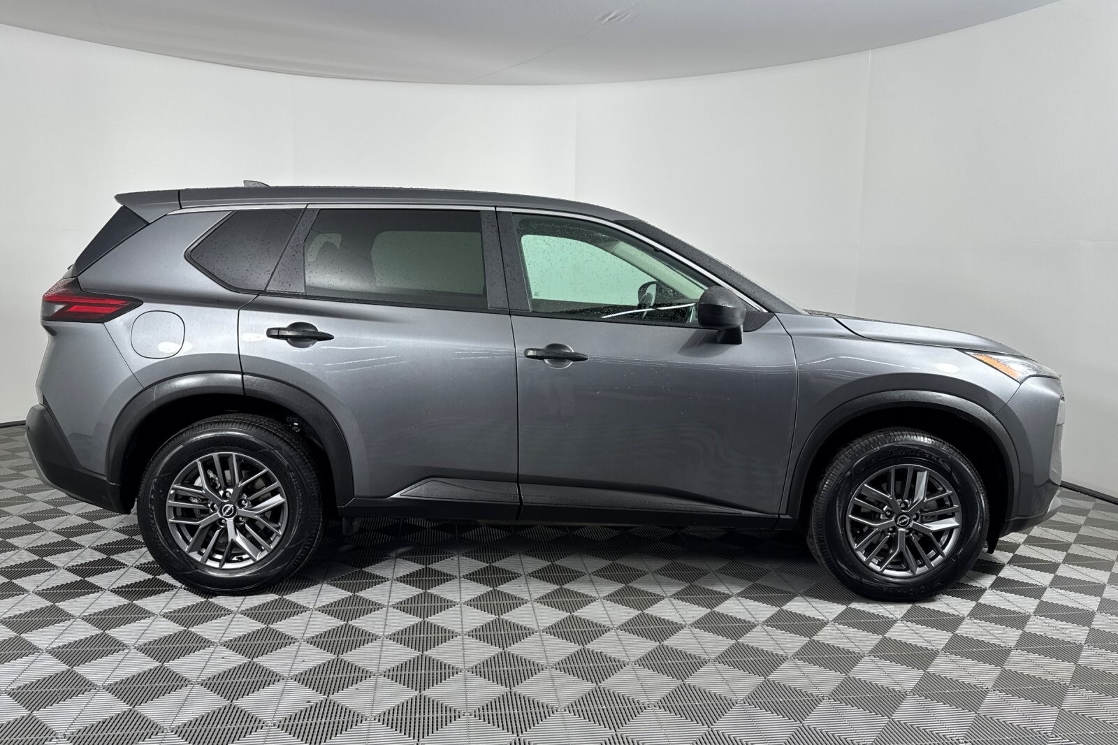 2023 Nissan Rogue S photo 2