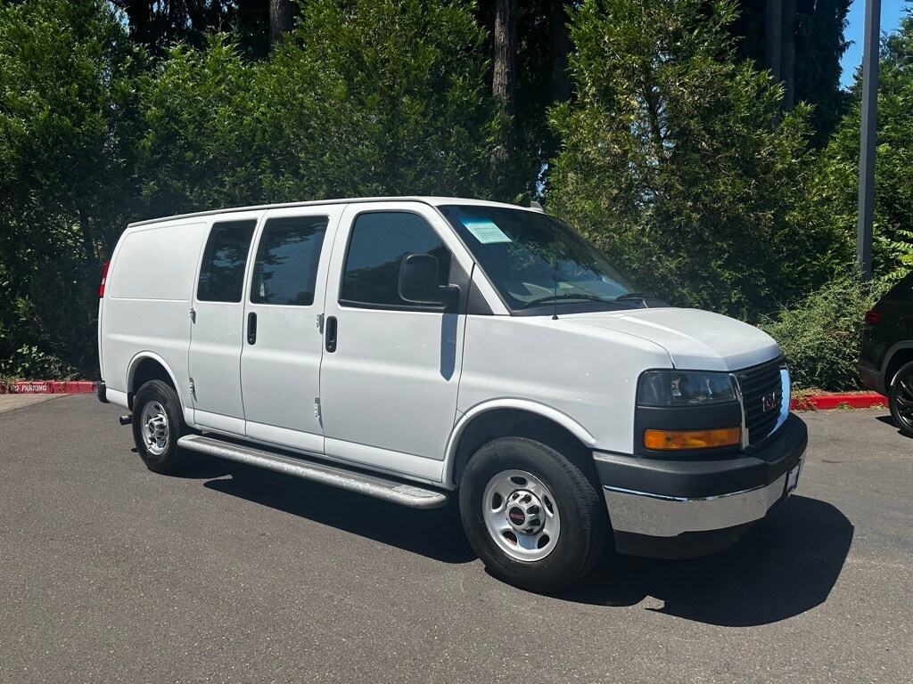 2022 Gmc Savana 2500 photo 3