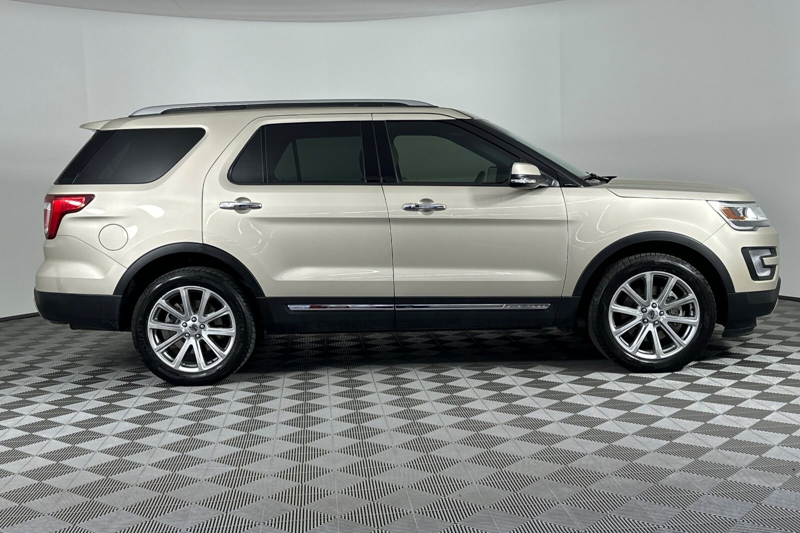 2017 Ford Explorer Limited photo 3