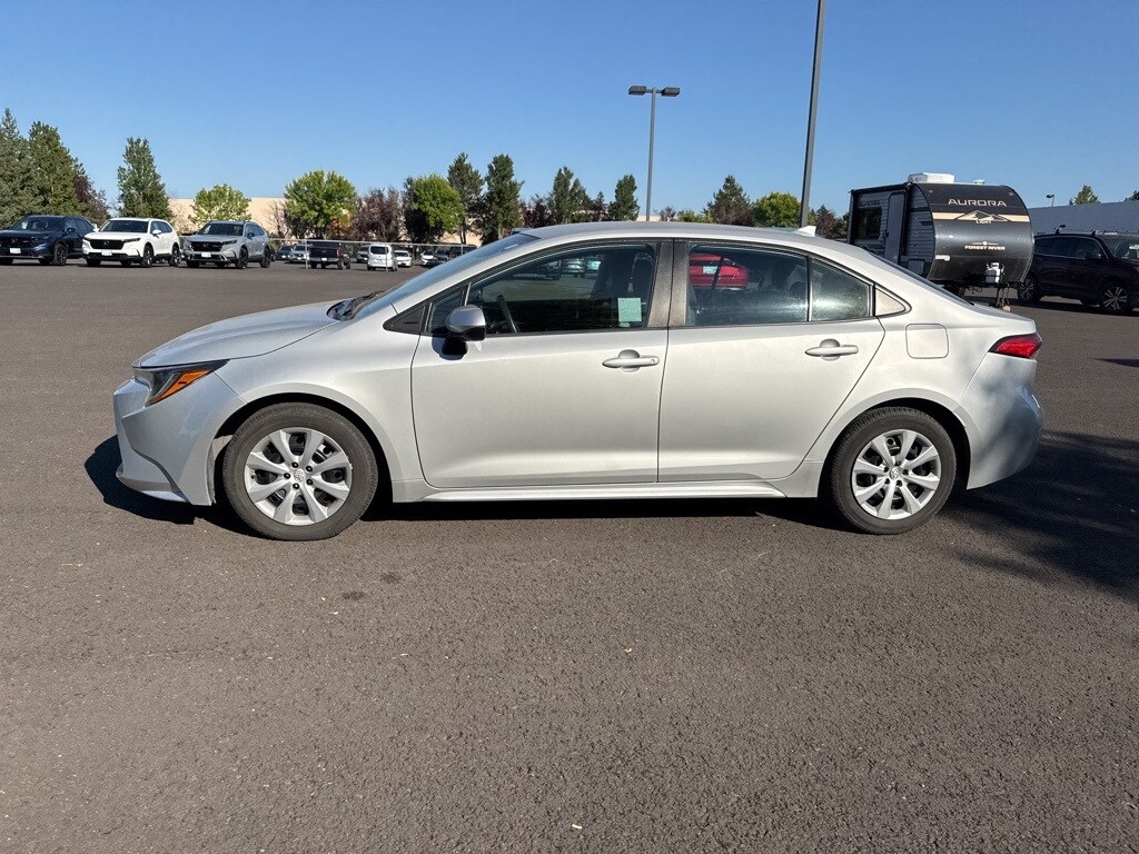 2021 Toyota Corolla LE photo 4
