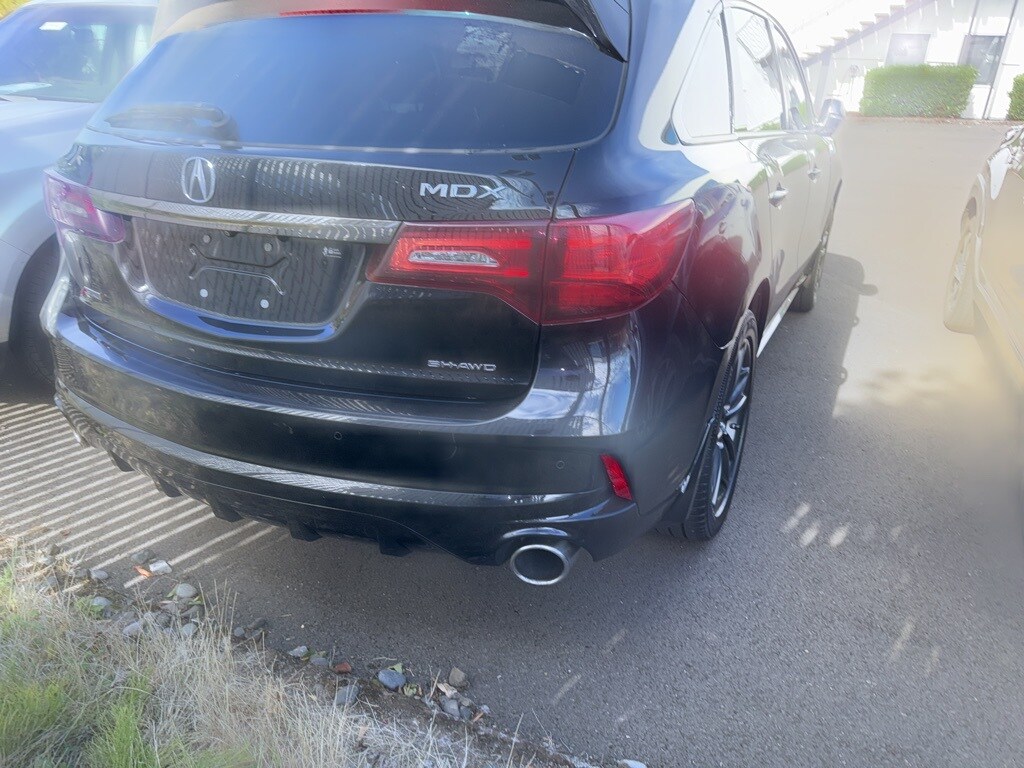 2020 Acura MDX Technology A-Spec photo 2