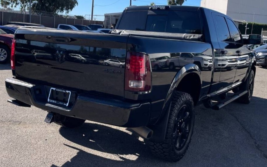 2017 Ram 2500 Laramie photo 3