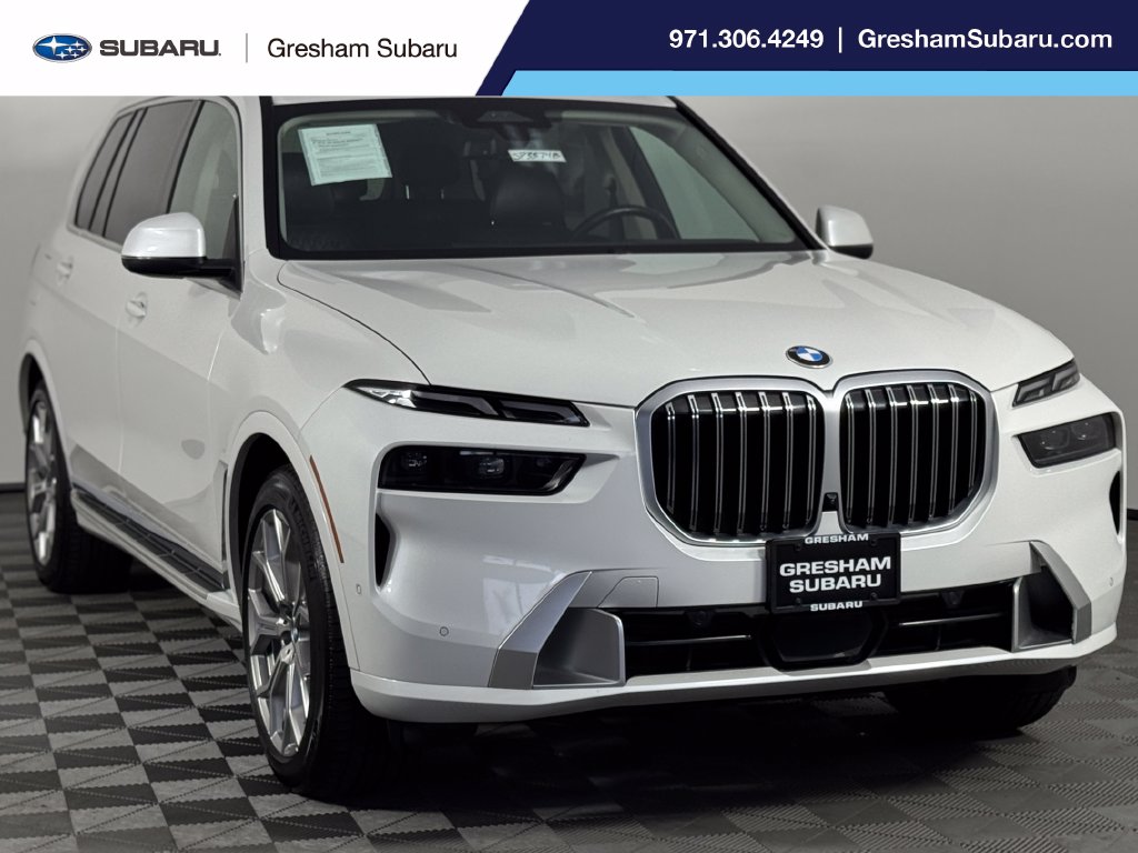 2023 BMW X7 40i