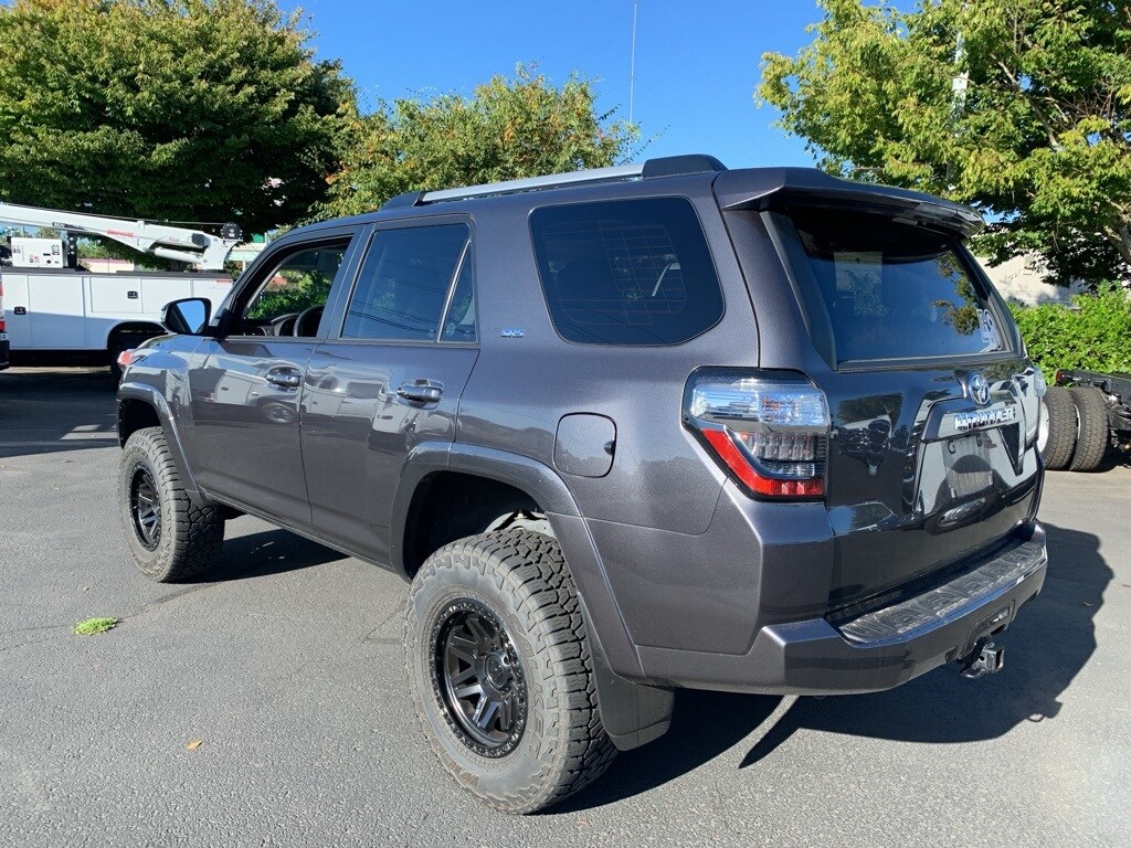 2023 Toyota 4Runner SR5 Premium photo 2