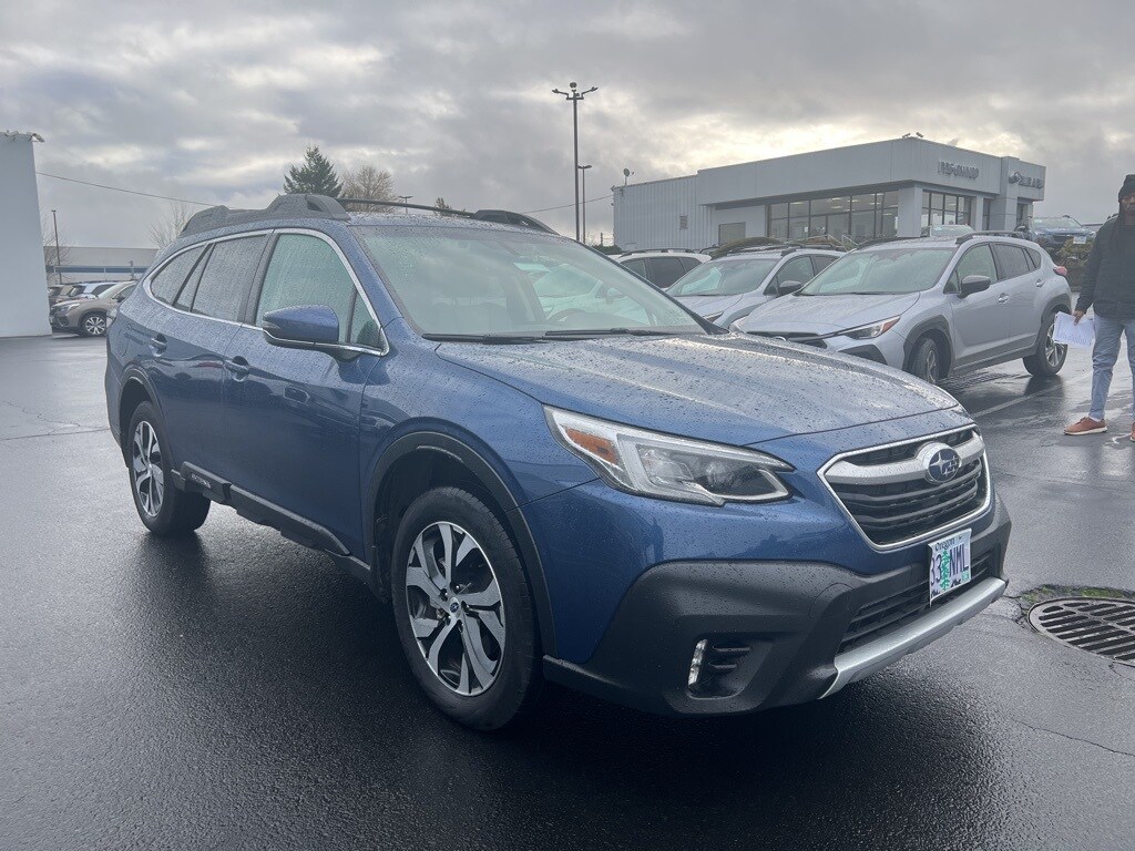 2022 Subaru Outback Limited photo 2