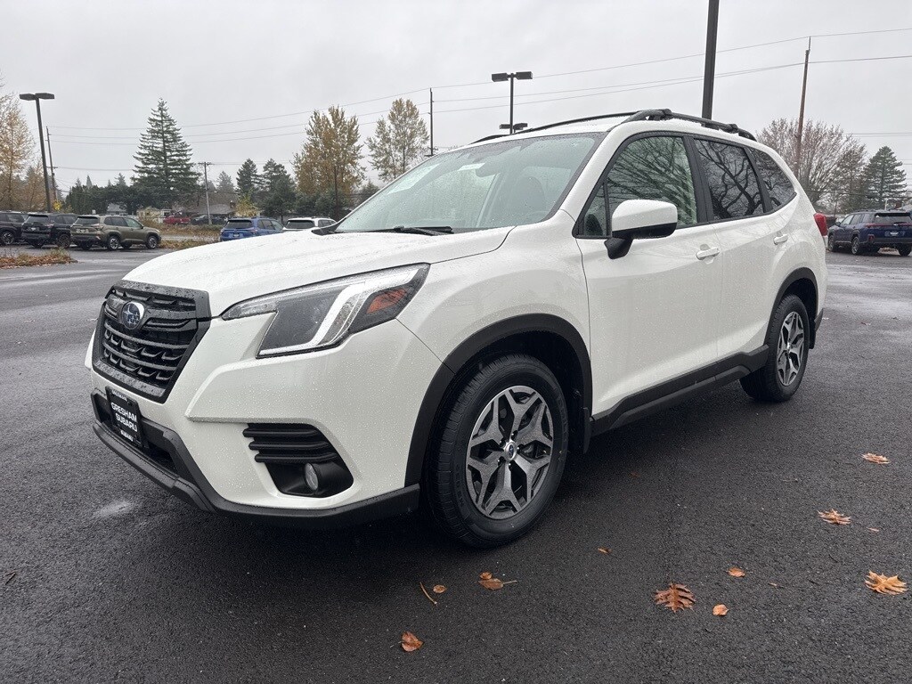 2022 Subaru Forester Premium photo 3